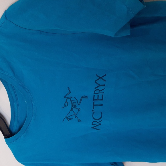 Arc'teryx Men's Blue Short Sleeve Shirt - Picture 8 of 8